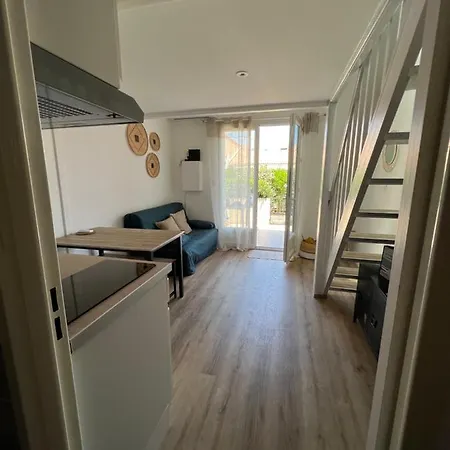 Petite Maison De Au Bord De L'eau Holiday home Leucate